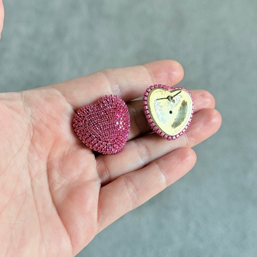 ⚜️ Pink Heart Stud Earrings - Picture 3 of 3